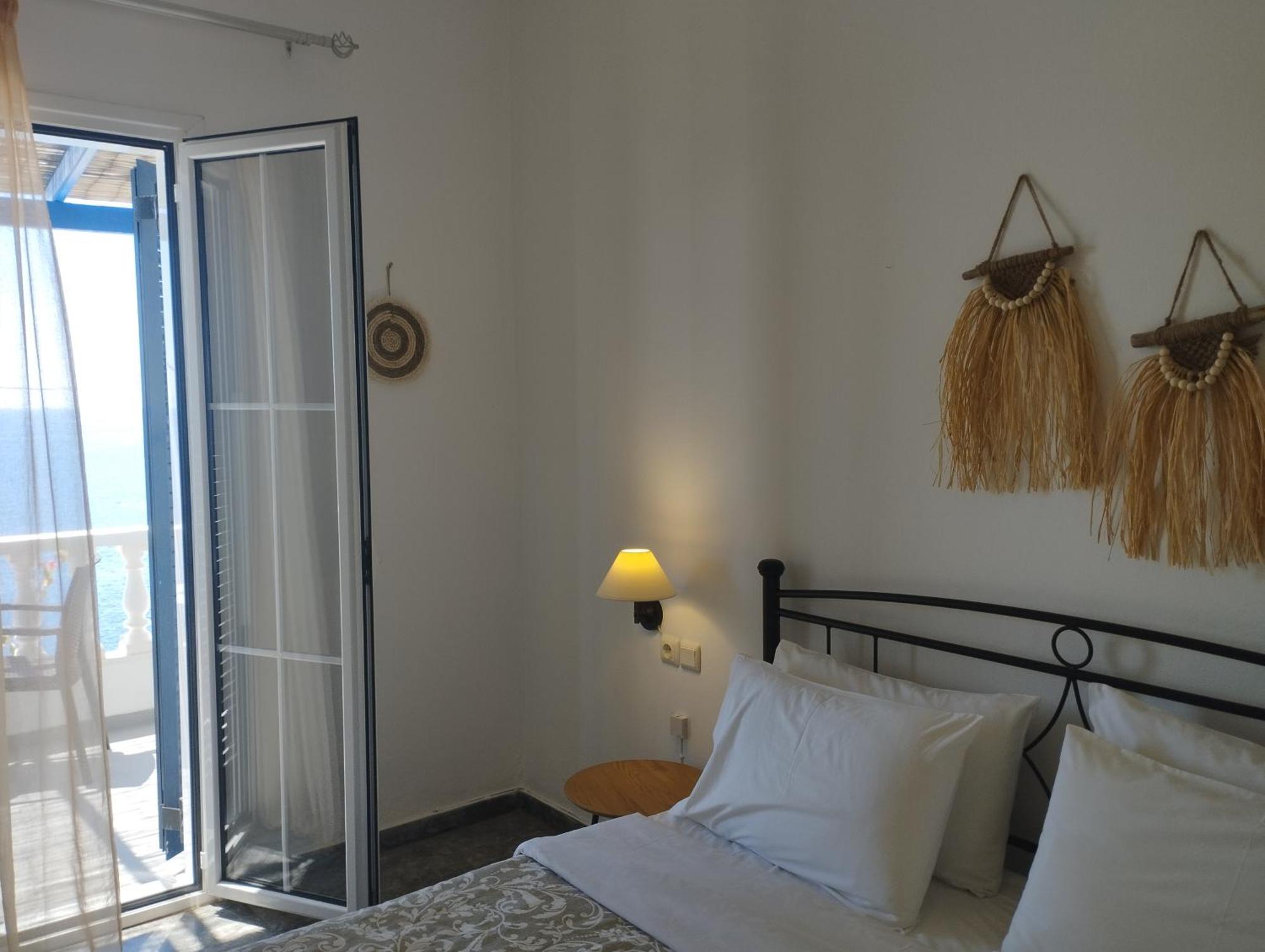 Marisini Sea View Aparthotel Batsíon Exterior foto
