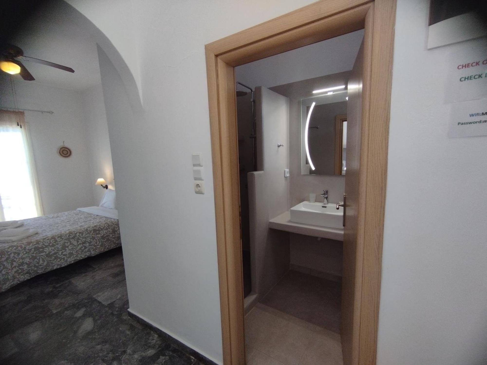 Marisini Sea View Aparthotel Batsíon Exterior foto