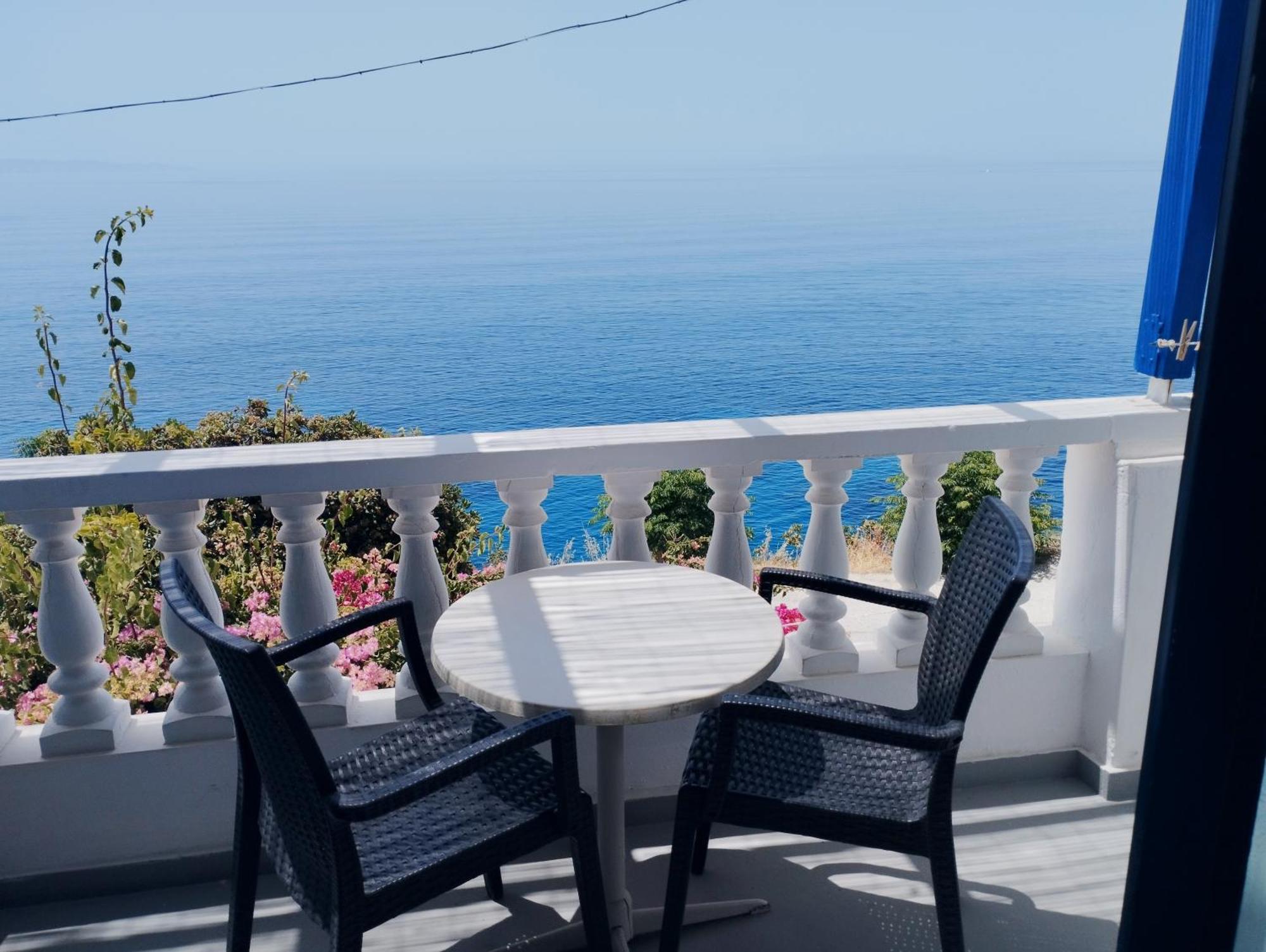 Marisini Sea View Aparthotel Batsíon Exterior foto